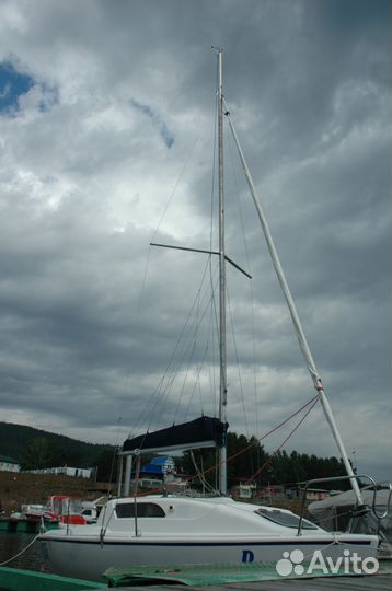 Парусная яхта