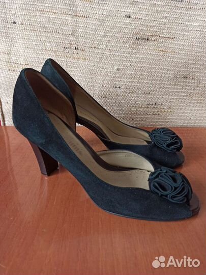 Туфли женские 38 размер черные замшевые