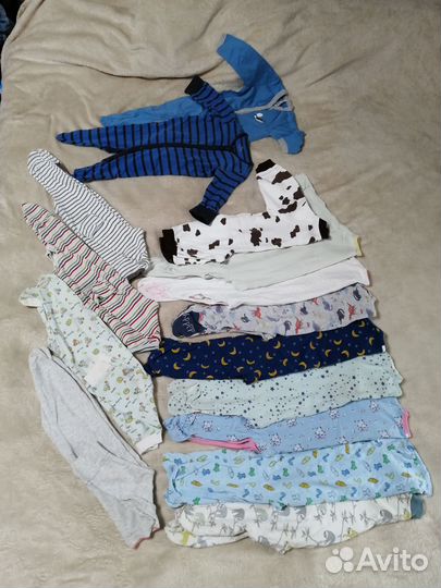 Детские вещи пакетом и обувь