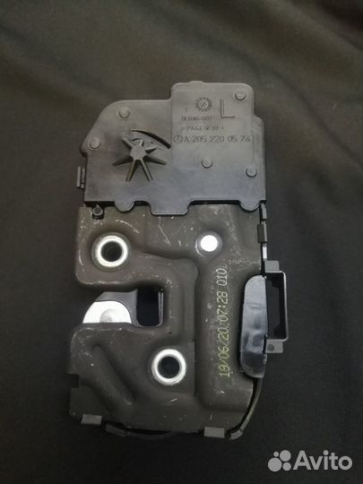 Фиксатор Mercedes A2059200576