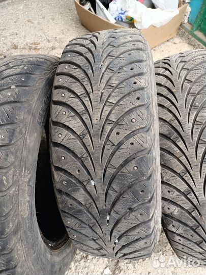 Goodyear UltraGrip 195/65 R15