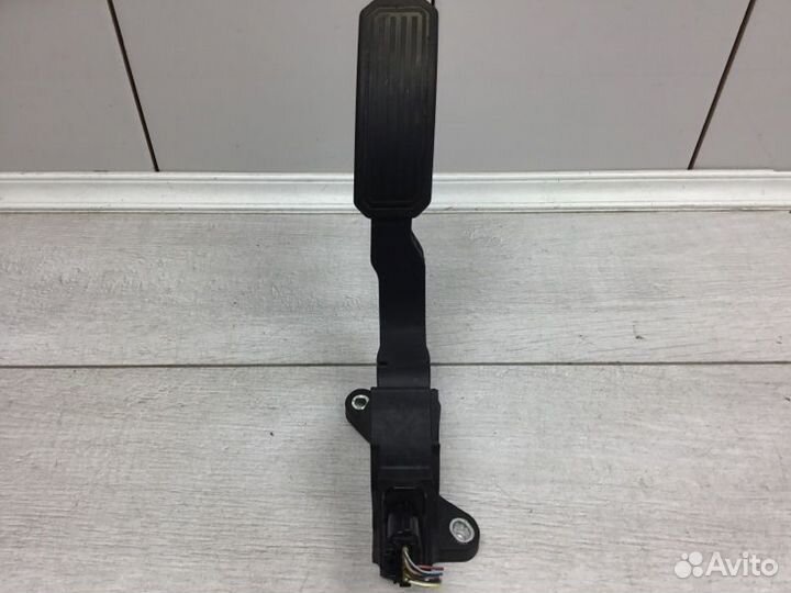 Педаль газа Toyota Auris хэтчбек 1ND-TV 2011