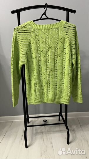 Свитер женский