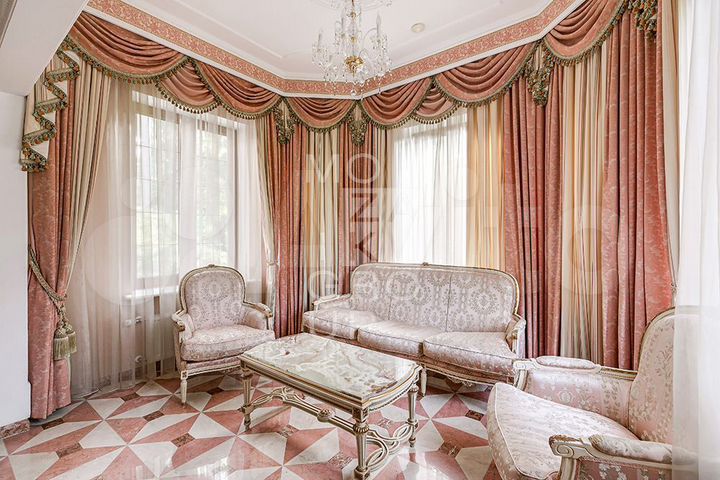 Коттедж 542 м² на участке 30 сот.