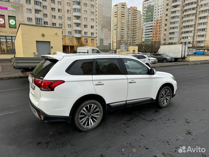 Mitsubishi Outlander 2.4 CVT, 2020, 33 300 км