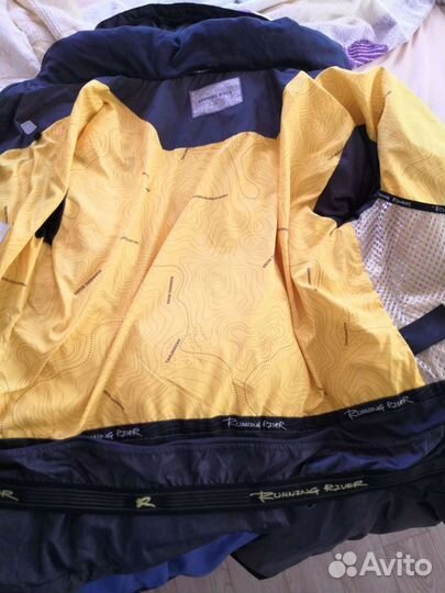 Мембранная женская куртка