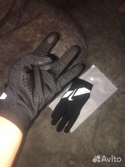 Перчатки nike hyperwarm