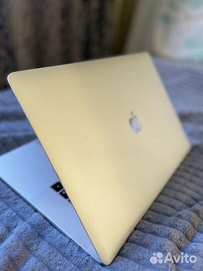 Apple MacBook Pro 15 2017 256 i7