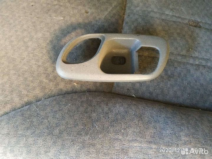 Обивка двери саненг Муссо