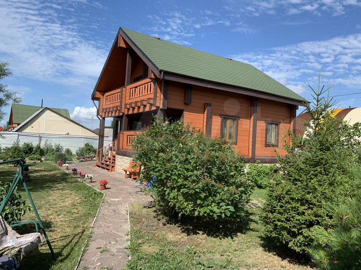 Коттедж 228 м² на участке 12 сот.