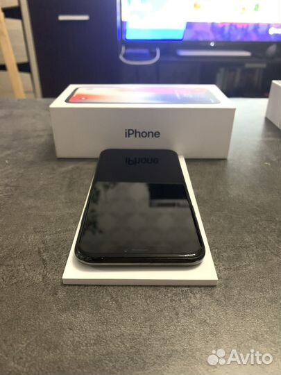 iPhone X, 64 ГБ