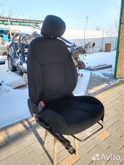 Сиденье переднее левое kia rio 3