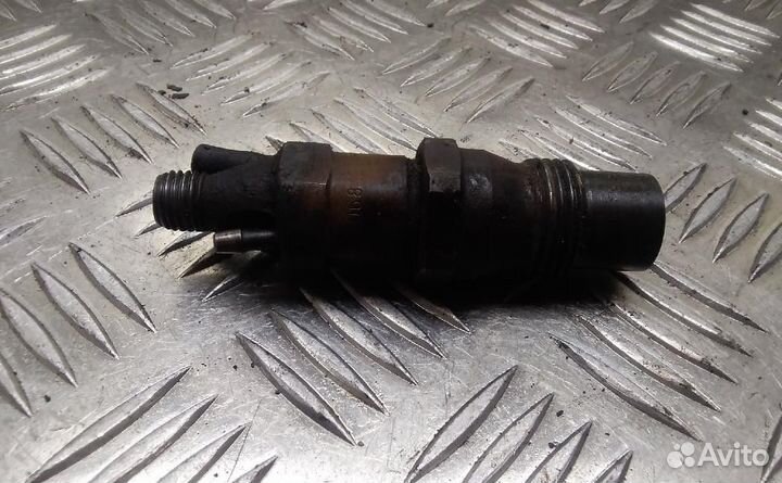 Форсунка топливная Volkswagen Transporter T4 2.4
