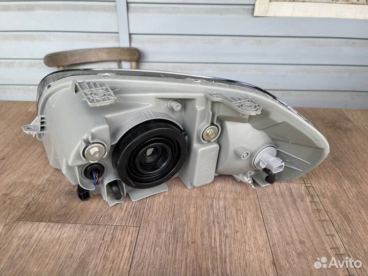 Фара передняя правая Chevrolet Aveo T250 2005-2011