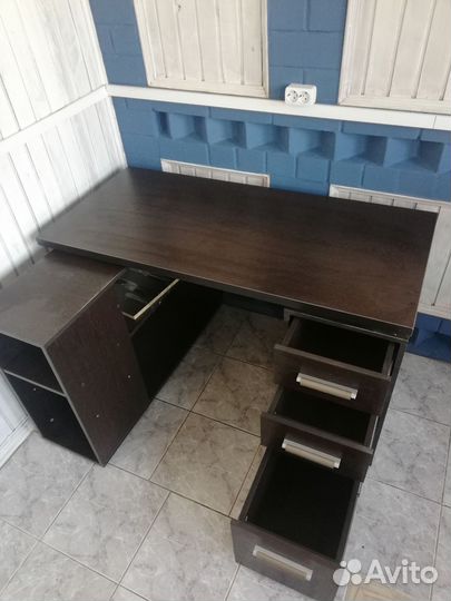 Письменный стол