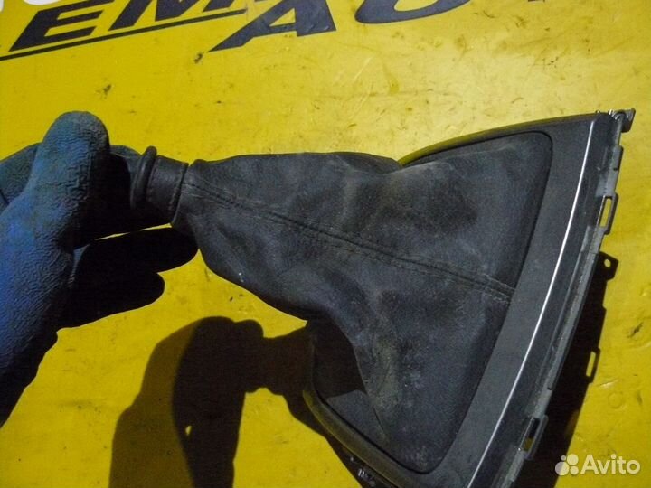 Кожух с ручкой кпп для Hyundai Santa Fe CM