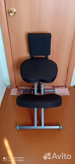 Коленный стул со спинкой 