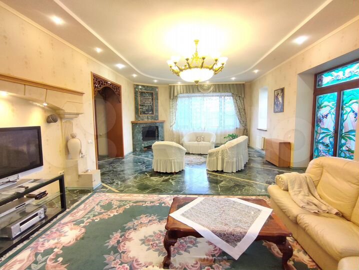 Дом 490 м² на участке 12 сот.