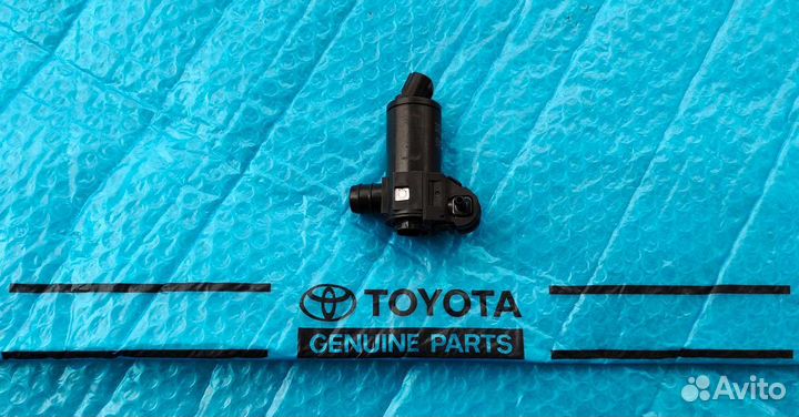 Насос стеклоомывателя Ленд Крузер 300 Оригинал