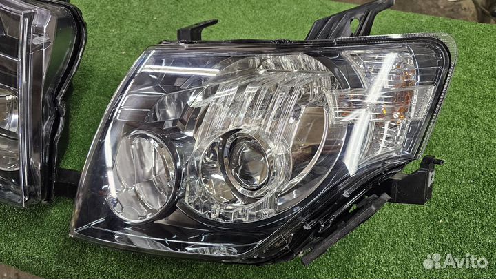Фары pajero 4