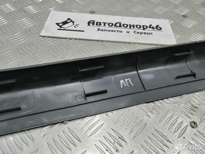 Накладка на порог передняя левая Nissan Teana J31