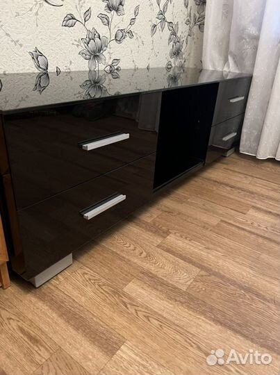 Тумба под телевизор