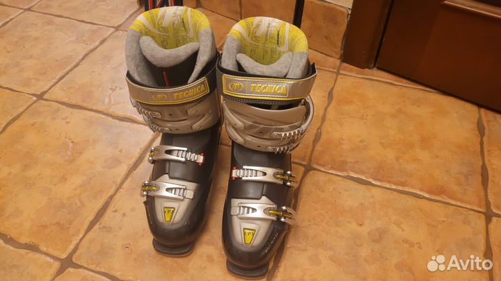 Горные лыжи, ботинки, палки