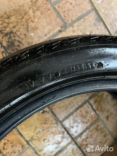 Bridgestone Blizzak DM-V1 235/45 R18 94
