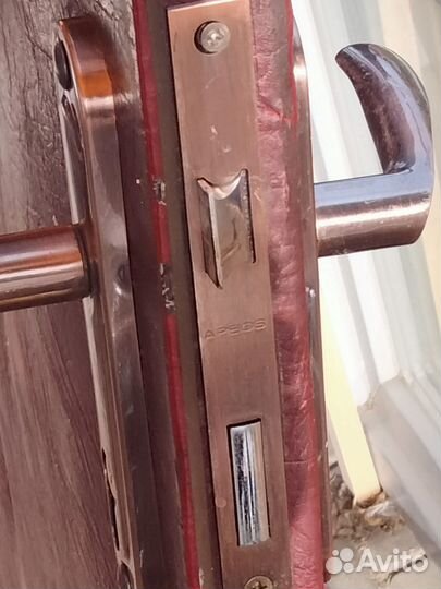 Дверь входная металлическая бу