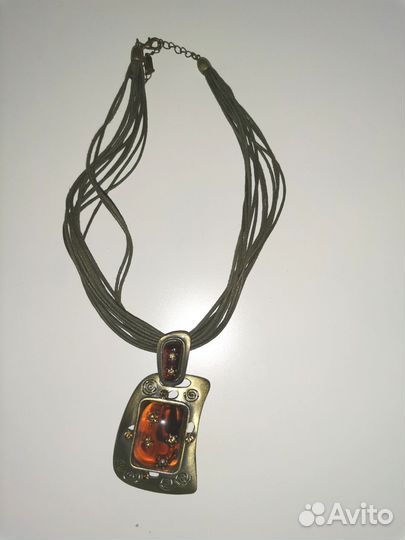 Украшение с кулоном