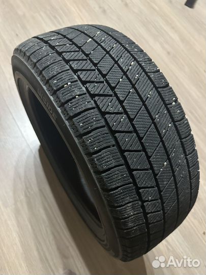 Bridgestone Blizzak VRX3 225/45 R17 91Q