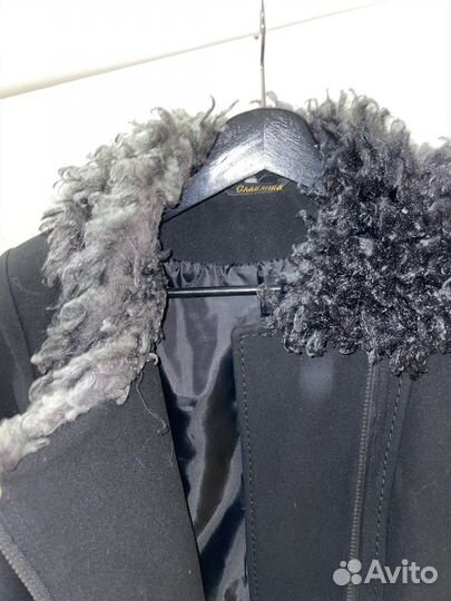 Пальто зимнее с воротником