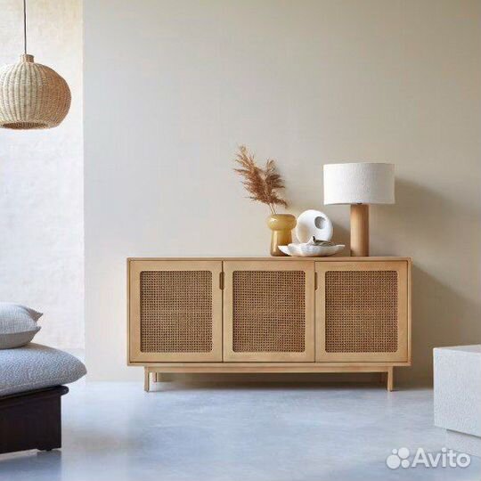 Тумба под телевизор из дуба с ротангом