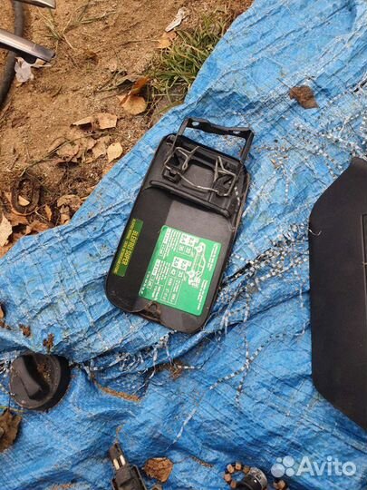 Лючек бензобака на мерседес 124