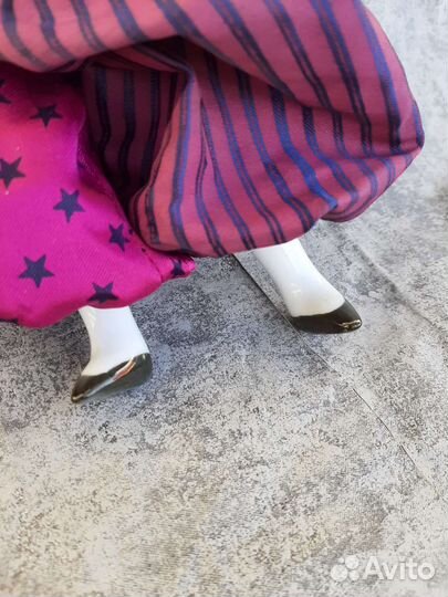 Кукла фарфоровая клоун