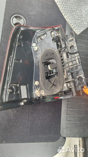 Правый задний фонарь на корпус land cruiser 200