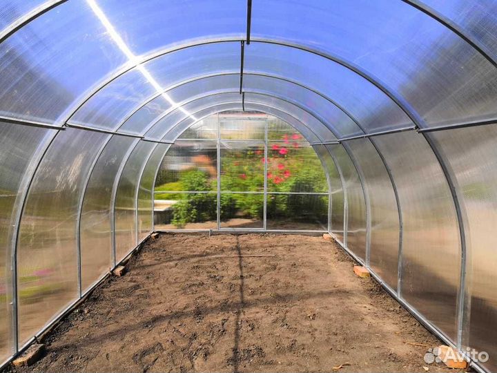 Арочная теплица из поликарбоната