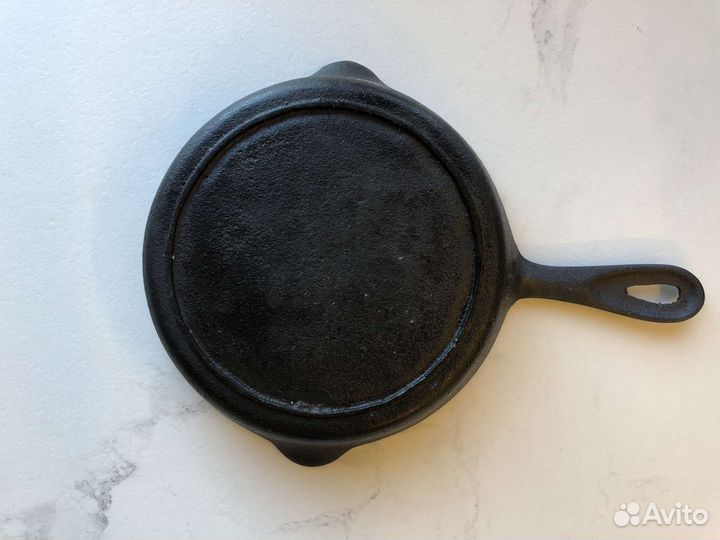 Чугунная сковорода