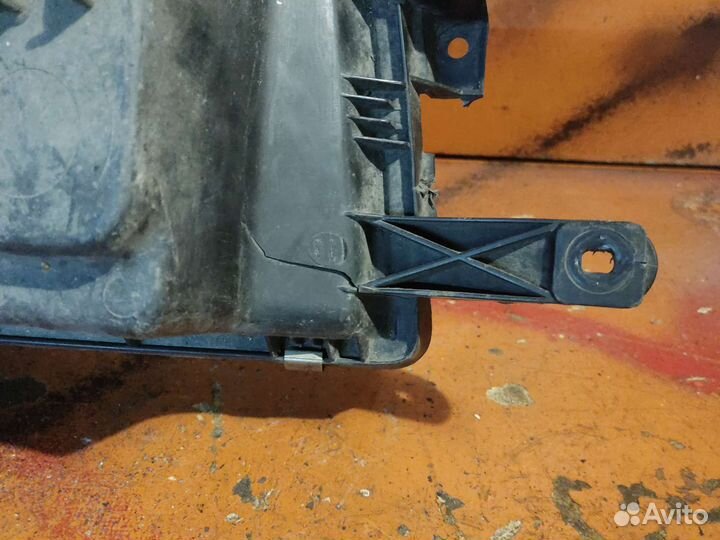 Фара левая mitsubishi RVR 1991-1997