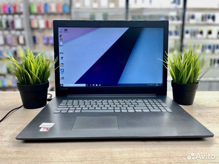 Большой ноутбук Lenovo для офиса