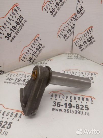 Ось шестерни заднего хода Skoda Fabia MK2 BTS