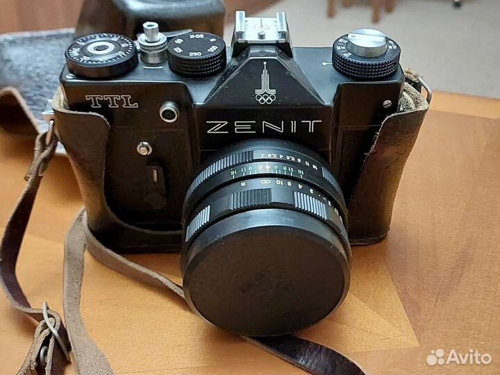 Плёночный фотоаппарат Зенит