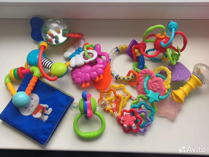 Развивающие игрушки погремушки пакетом