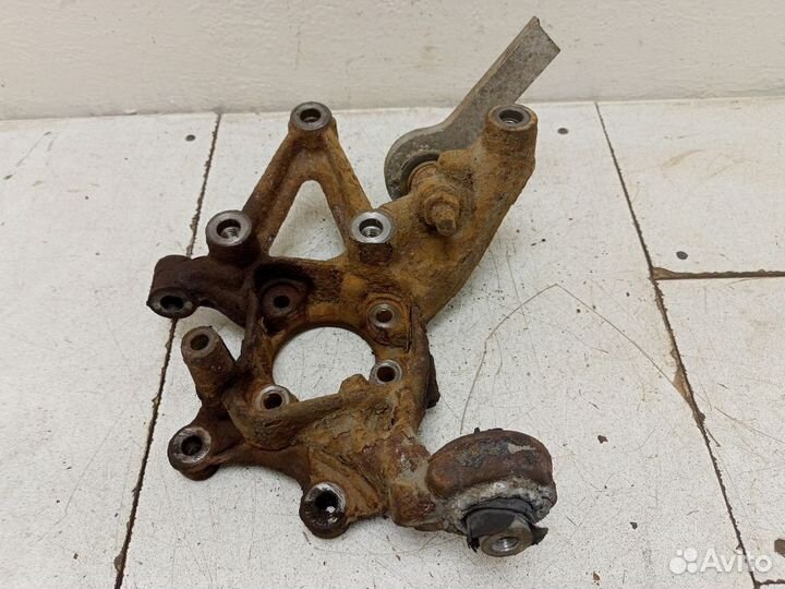 Кулак задний левый Сааб