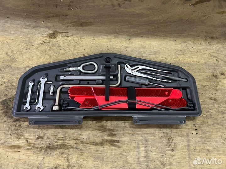 Комплект штатного инструмента bmw e38