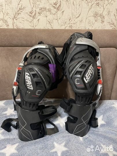 Кроссовые наколенники шарнирные