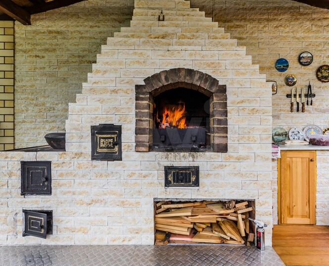 Дом 210 м² на участке 14 сот.