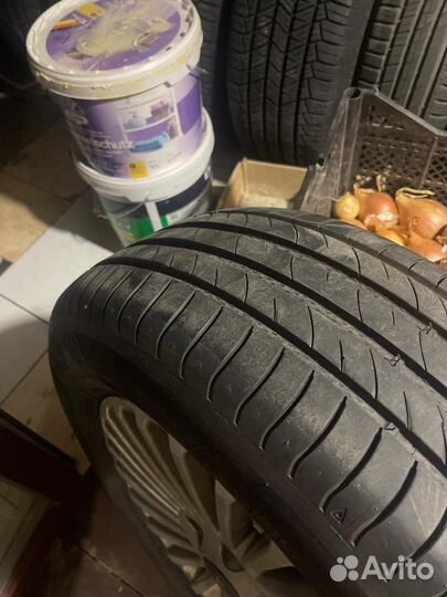 Delinte DS2 215/65 R16