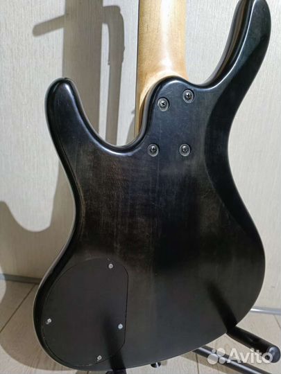 Бас гитара Ibanez ergodyne edb 405 пятиструнная