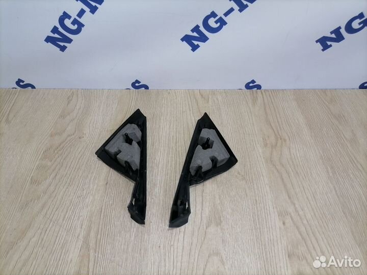 Уголки зеркал пара Toyota Mark 2 GX81